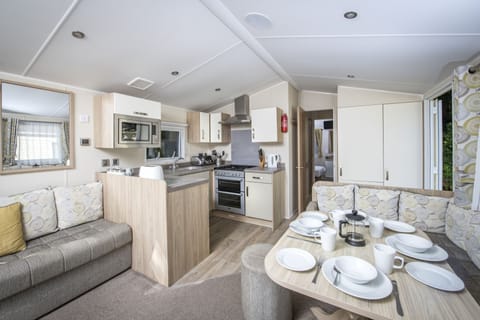 2 Bedroom Gold Caravan