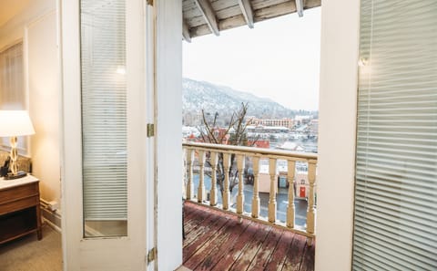 Balcony Suite | Premium bedding, pillowtop beds, desk, laptop workspace