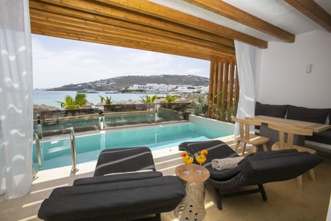 Suite, Private Pool | Premium bedding, down comforters, Select Comfort beds, minibar