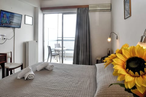 Single Room, Sea View | Blackout drapes, free WiFi, bed sheets
