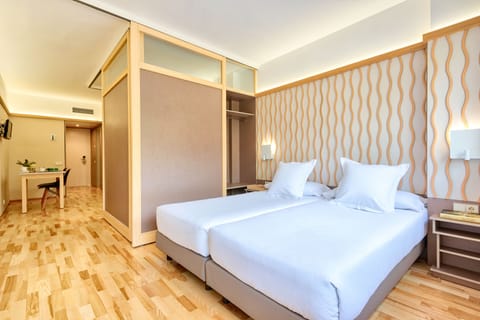 Standard Suite, Kitchenette | Minibar, in-room safe, desk, laptop workspace