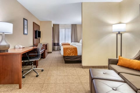 Suite, Non Smoking | In-room safe, desk, iron/ironing board, free cribs/infant beds