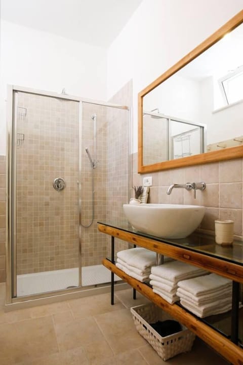 Apartment, 2 Bedrooms, Annex Building (Trullo indipendente) | Bathroom | Free toiletries, hair dryer, bidet, towels
