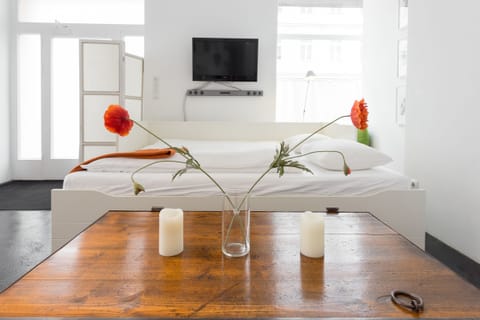 Premium Apartment, 1 Bedroom, Kitchen (final cleaning fee included) | 1 bedroom, in-room safe, individually decorated, individually furnished