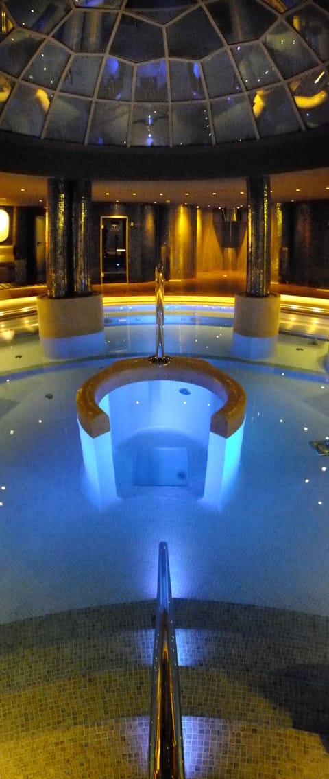 Sauna, hot tub, Turkish bath, body treatments, hydrotherapy