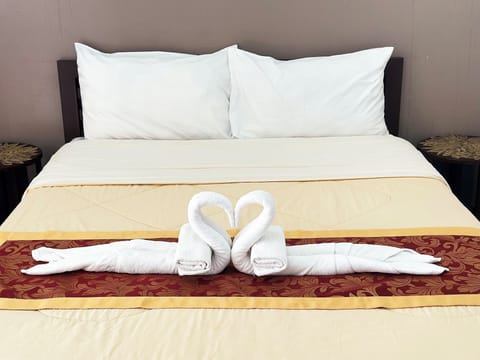 Standard Double Room | Desk, WiFi (free)