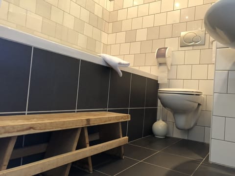 Standard Room, Balcony | Bathroom | Free toiletries, hair dryer, towels, soap