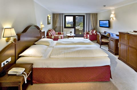 Junior Suite, 1 Double Bed, Balcony, Mountain View | Down comforters, minibar, in-room safe, desk