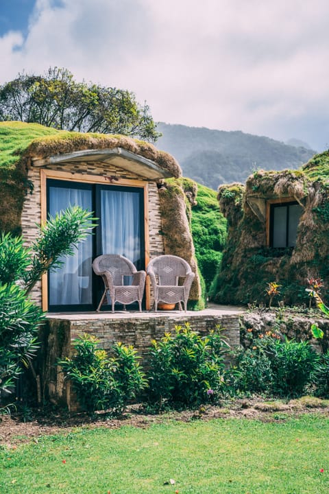 Hobbit Home | Garden view
