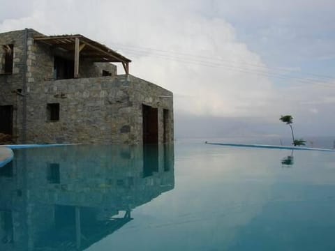 Seasonal outdoor pool, sun loungers