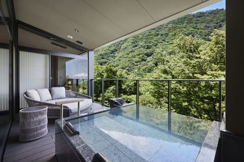 Luxury Room, Non Smoking (E type, Dinner time 19:00 or 19:30) | Bathroom | Separate tub and shower, spring water tub, free toiletries, hair dryer