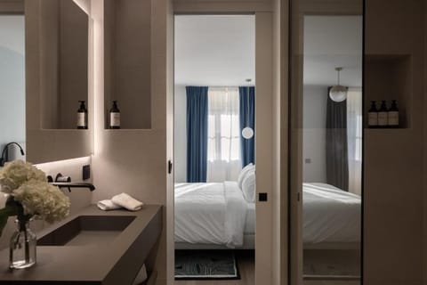 Classic Double Room, City View | 1 bedroom, Egyptian cotton sheets, premium bedding, Select Comfort beds