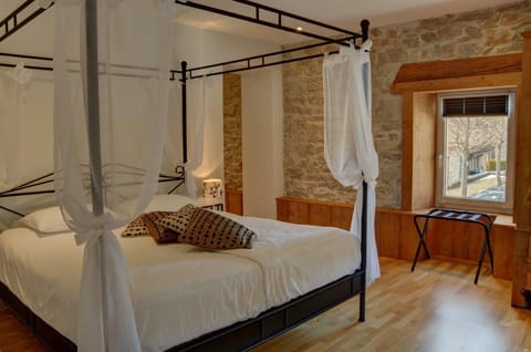 Suite | Soundproofing, free WiFi