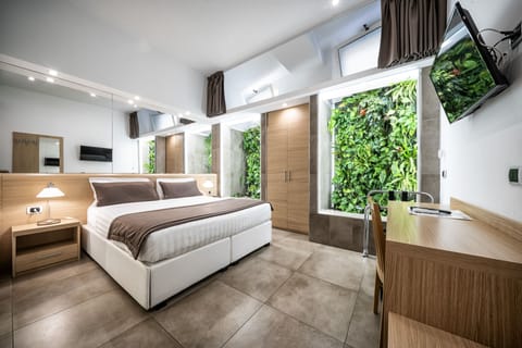 Superior Double or Twin Room, 1 Queen Bed | Egyptian cotton sheets, down comforters, minibar, in-room safe