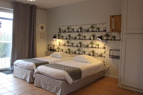Triple Room (1) | In-room safe, individually decorated, individually furnished