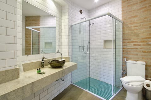 Economy Double Room, 1 Double Bed | Bathroom | Shower, designer toiletries, hair dryer, towels