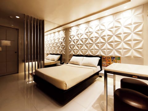Deluxe Room | Minibar, free WiFi, bed sheets
