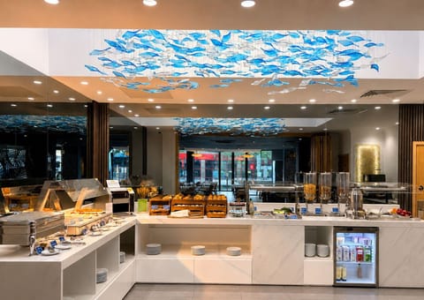 Daily buffet breakfast for a fee