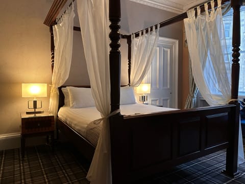 Luxury Double Room, Ensuite, City View | Iron/ironing board, free WiFi, bed sheets