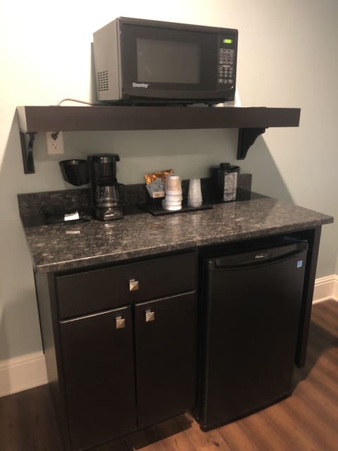 Standard Room, 2 Queen Beds | Desk, free rollaway beds, free WiFi, bed sheets