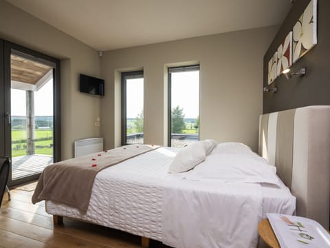 Comfort Double Room, Balcony | Premium bedding, Select Comfort beds, minibar, individually decorated