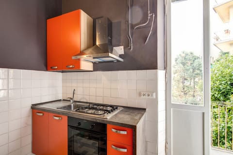 Comfort Apartment, 5 Bedrooms (Salita Quintino Sella 7) | Private kitchenette