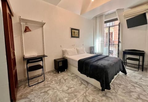 Double Room, Private Bathroom | Desk, free WiFi, bed sheets