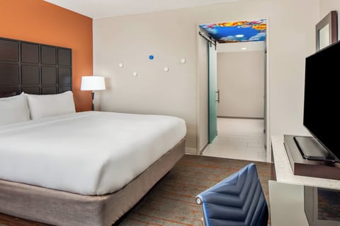 1 bedroom, premium bedding, down comforters, pillowtop beds