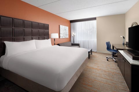 1 bedroom, premium bedding, down comforters, pillowtop beds