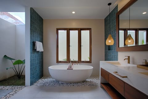 Balinese Modern Two Bedrooms Villas | Bathroom | Separate tub and shower, free toiletries, hair dryer, bidet