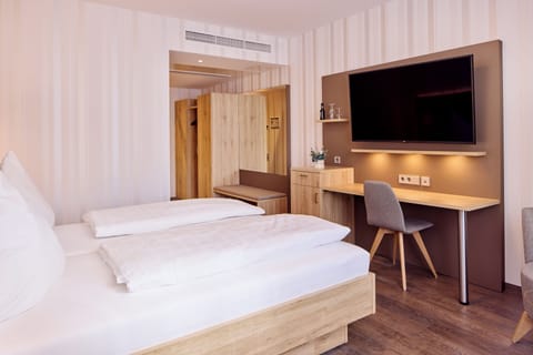 Deluxe Double Room | Minibar, in-room safe, desk, laptop workspace