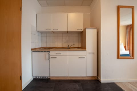 1 bedroom, premium bedding, desk, blackout drapes