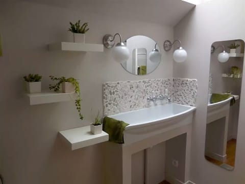Comfort Cottage, Ensuite, Garden View (L'atelier du cottage) | Bathroom