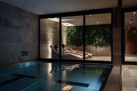 Couples treatment rooms, body treatments, body wraps, body scrubs