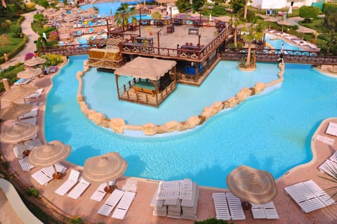 14 outdoor pools