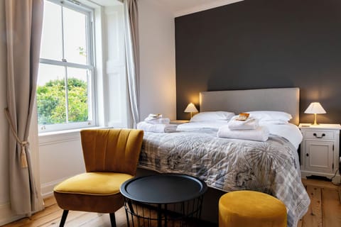 Double Room, Ensuite | Individually decorated, individually furnished, blackout drapes