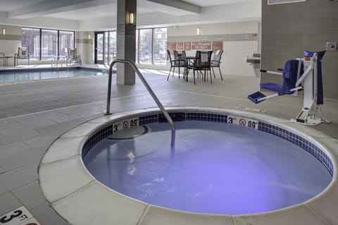 Indoor spa tub