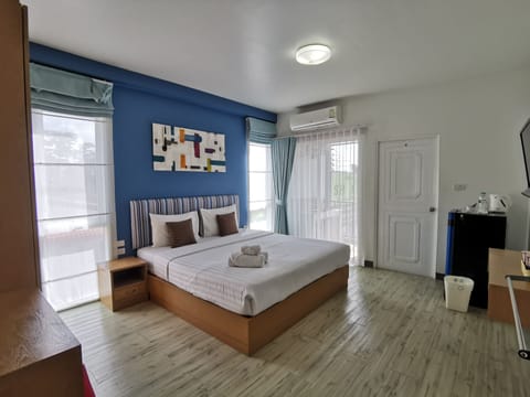 Double Room, 1 Double Bed | Minibar, free WiFi, bed sheets