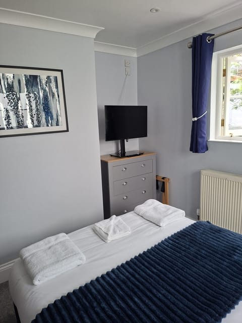 Standard Double Room, Ensuite | Premium bedding, WiFi (free)
