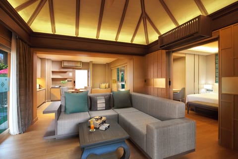 Minibar, in-room safe, laptop workspace, blackout drapes