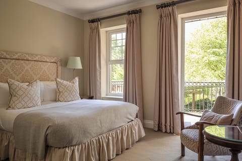 Premium bedding, in-room safe, desk, iron/ironing board