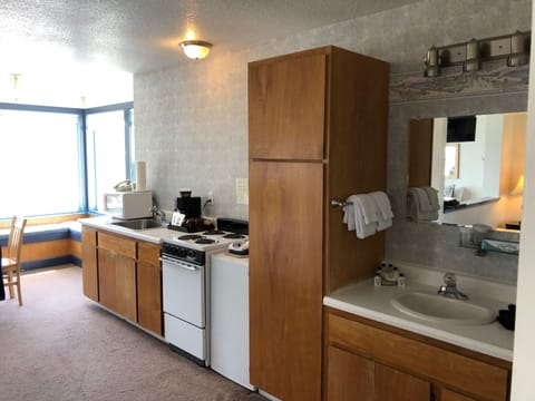 Panoramic Room, Ocean View | Private kitchen | Fridge, microwave, coffee/tea maker, freezer