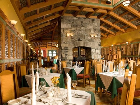 Breakfast, lunch and dinner served