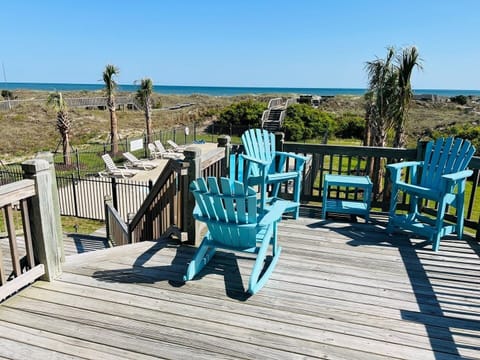 House, 5 Bedrooms | Terrace/patio