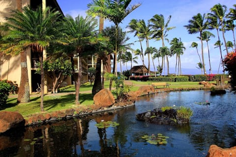 Condo, 2 Bedrooms | Property grounds