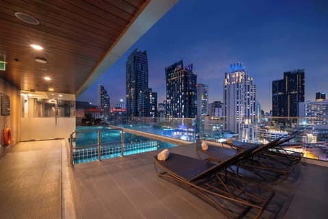 Outdoor pool, sun loungers