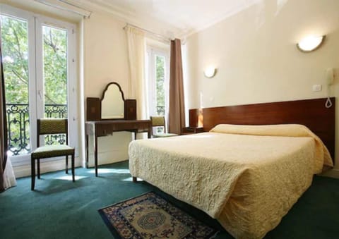 Double Room | Desk, cribs/infant beds, rollaway beds, free WiFi