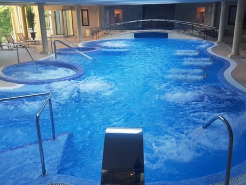 Seasonal outdoor pool, sun loungers