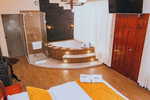 Deluxe Room | WiFi (free), bed sheets