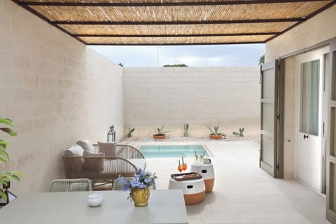 Suite with Patio and Private Pool | Private pool